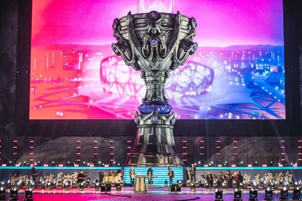 【战报】英雄联盟2020全球总决赛，SN爆冷3：1淘汰TES晋级决赛！