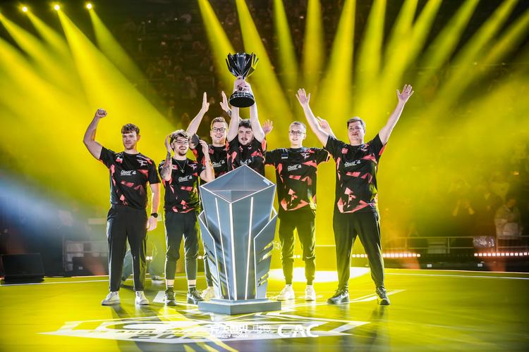 赛场数据：Care成LPL第12位在BO5中三连MVP的选手